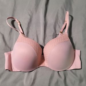 Victoria Secret Incredible Perfect Shape Bra 34c Pink and in Great Condition